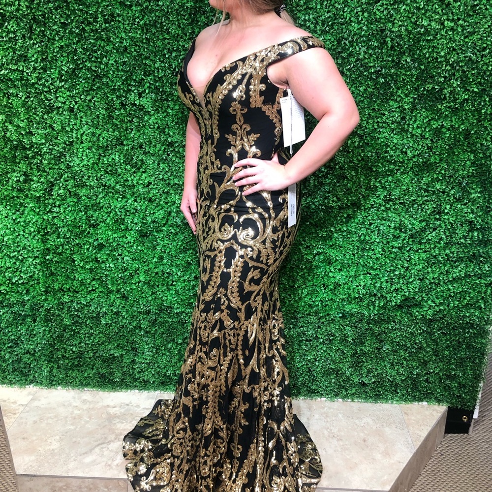 Prom/Formal dress - Picture 6 of 6